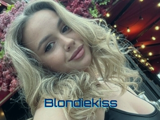 Blondiekiss